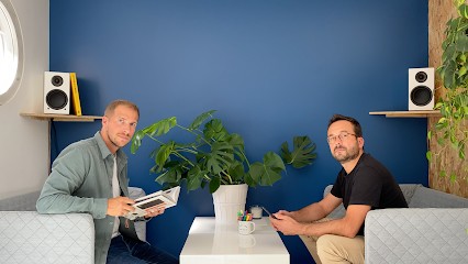 Adb Léon — Design Graphique & Développement De Site Web, Concepteur de Sites Web à Fontaines-sur-Saône