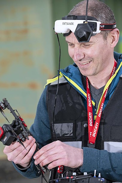 Sansunmot, Concepteur de Sites Web à Clermont-Ferrand