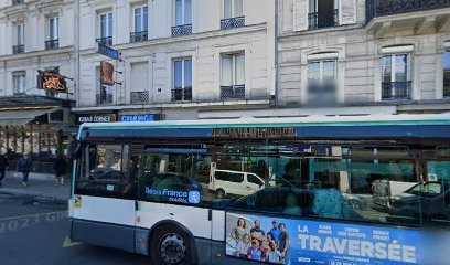 Elayat Houda, Concepteur de Sites Web à Paris 15