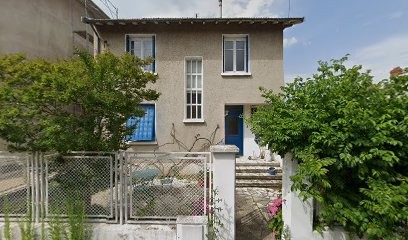 Lundi en 8, Concepteur de Sites Web à Oullins